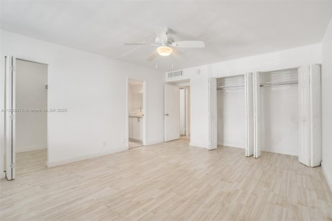 Copropriété à louer à Aventura, Floride: 3 chambres, 123.56 m2 № 1797740 - photo 13