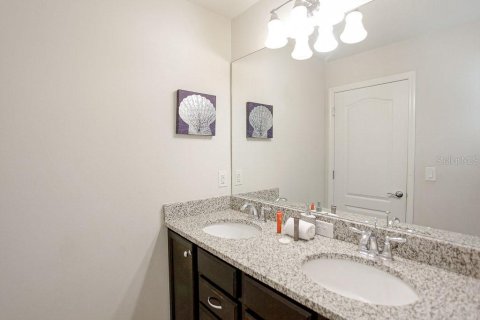 Townhouse in Kissimmee, Florida 4 bedrooms, 195.28 sq.m. № 1219972 - photo 14