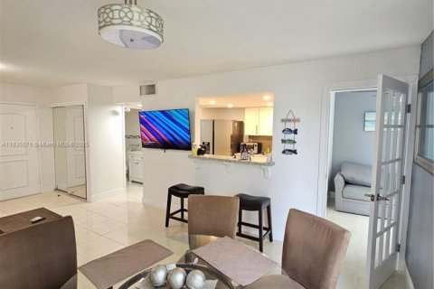 Copropriété à vendre à Sunny Isles Beach, Floride: 1 chambre, 67.35 m2 № 1958244 - photo 2