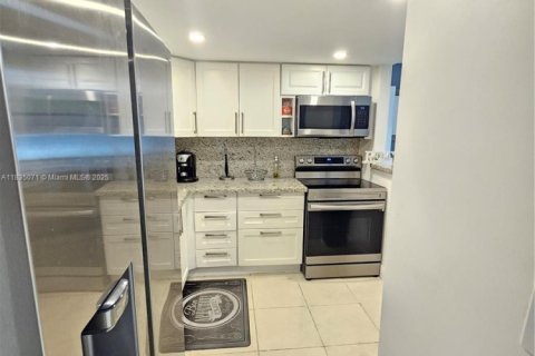 Copropriété à vendre à Sunny Isles Beach, Floride: 1 chambre, 67.35 m2 № 1958244 - photo 3