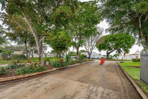 Villa ou maison à louer à Miami, Floride: 3 chambres, 135.45 m2 № 2085571 - photo 24