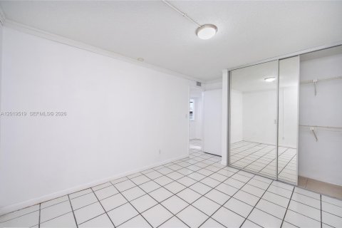 Villa ou maison à louer à Miami, Floride: 3 chambres, 135.45 m2 № 2085571 - photo 11