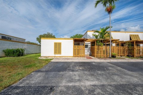 Villa ou maison à louer à Miami, Floride: 3 chambres, 135.45 m2 № 2085571 - photo 29