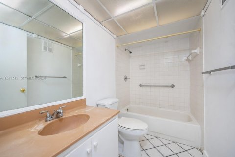 Villa ou maison à louer à Miami, Floride: 3 chambres, 135.45 m2 № 2085571 - photo 14