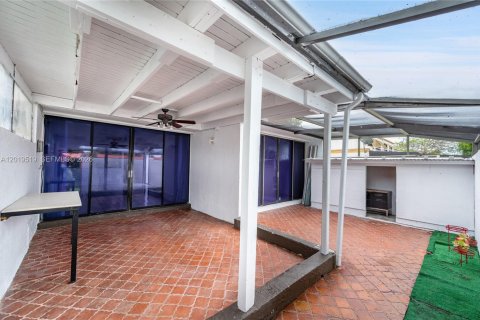 Villa ou maison à louer à Miami, Floride: 3 chambres, 135.45 m2 № 2085571 - photo 21