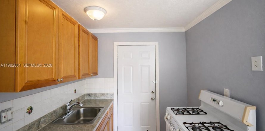 Appartement à Miami, Floride 1 chambre № 2045213