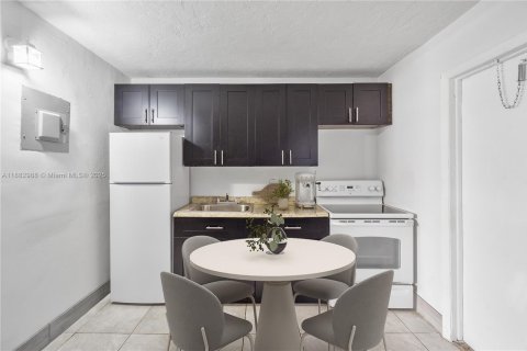 Appartement à louer à Belle Glade, Floride: 1 chambre, 62.24 m2 № 1932007 - photo 3