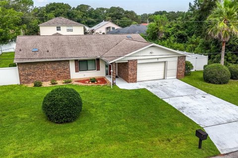 House in Palm Coast, Florida 4 bedrooms, 193.33 sq.m. № 2258440 - photo 2