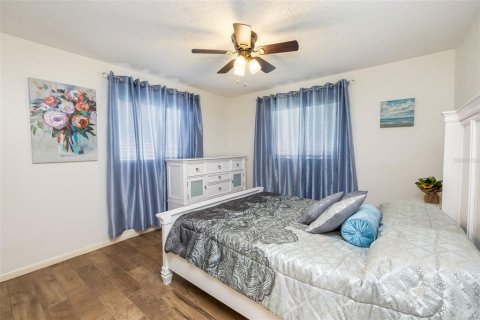 House in Palm Coast, Florida 4 bedrooms, 193.33 sq.m. № 2258440 - photo 22