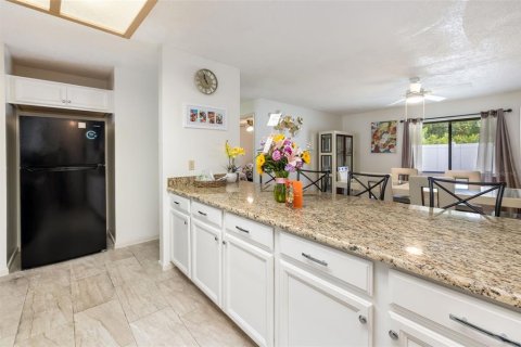 House in Palm Coast, Florida 4 bedrooms, 193.33 sq.m. № 2258440 - photo 12