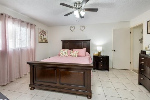 House in Palm Coast, Florida 4 bedrooms, 193.33 sq.m. № 2258440 - photo 25