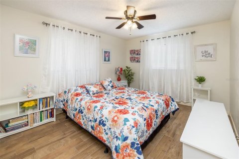 House in Palm Coast, Florida 4 bedrooms, 193.33 sq.m. № 2258440 - photo 19