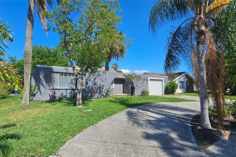 Casa en Holiday, Florida 2 dormitorios, 123.93 m2 № 2112669