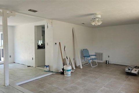 Купить виллу или дом в Холидэй, Флорида 5 комнат, 123.93м2, № 2112669 - фото 4