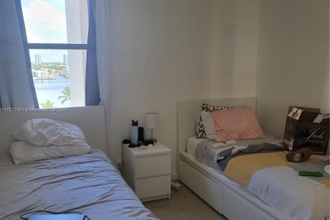 Condo in Sunny Isles Beach, Florida, 2 bedrooms  № 1821764 - photo 5