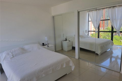 Condo in Sunny Isles Beach, Florida, 2 bedrooms  № 1821764 - photo 4