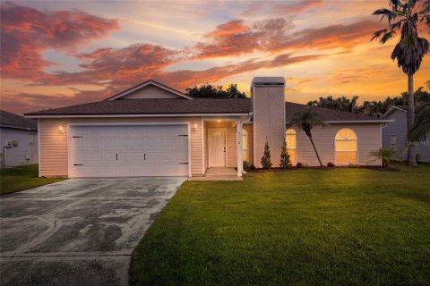 Casa en Lakeland, Florida 3 dormitorios, 154.68 m2 № 2210253