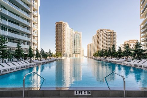Condominio en alquiler en Miami, Florida, 2 dormitorios, 153.66 m2 № 2253080 - foto 17