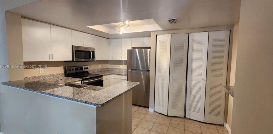 Condo in West Palm Beach, Florida, 1 bedroom  № 2040027