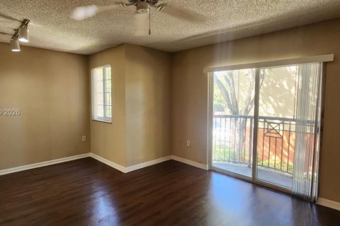 Condo in West Palm Beach, Florida, 1 bedroom  № 2040027 - photo 4