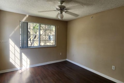 Condo in West Palm Beach, Florida, 1 bedroom  № 2040027 - photo 5