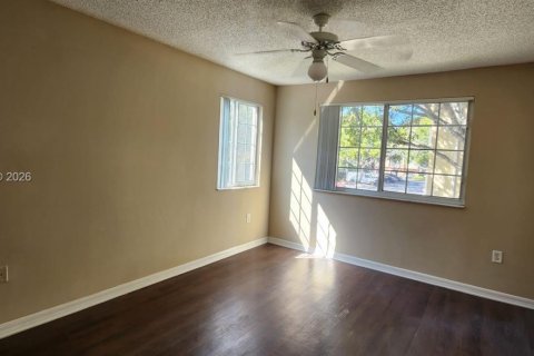 Condo in West Palm Beach, Florida, 1 bedroom  № 2040027 - photo 7