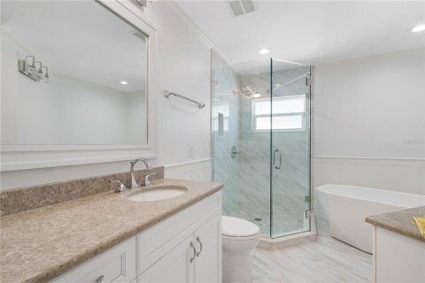 House in Tampa, Florida 3 bedrooms, 187.38 sq.m. № 2216005 - photo 16