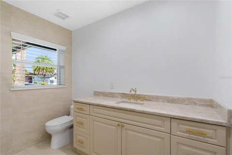 House in Tampa, Florida 3 bedrooms, 187.38 sq.m. № 2216005 - photo 11