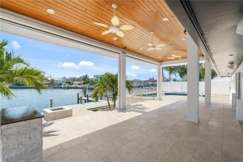 House in Tampa, Florida 3 bedrooms, 187.38 sq.m. № 2216005 - photo 21