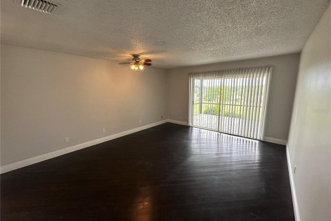 Casa en venta en Apopka, Florida, 3 dormitorios, 153.94 m2 № 1908143 - foto 9
