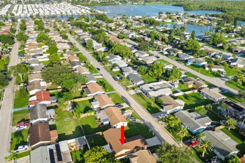 Villa ou maison à vendre à Holiday, Floride: 2 chambres, 105.91 m2 № 1907042 - photo 4