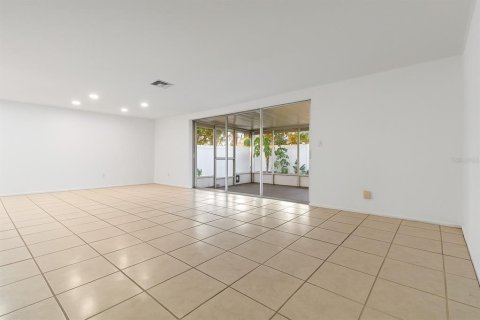 Villa ou maison à vendre à Holiday, Floride: 2 chambres, 105.91 m2 № 1907042 - photo 28