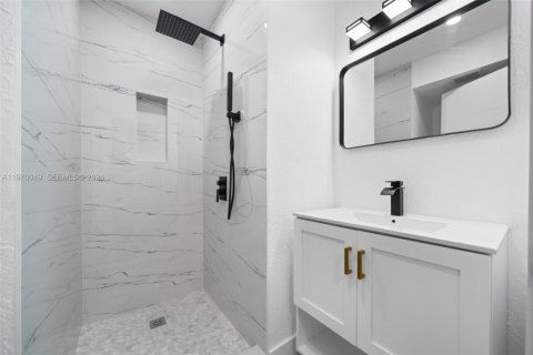 House in Hollywood, Florida 3 bedrooms, 119.84 sq.m. № 2031428 - photo 21