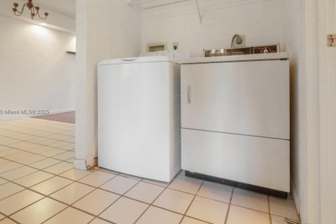 Condo in Tamarac, Florida, 2 bedrooms  № 1697387 - photo 19