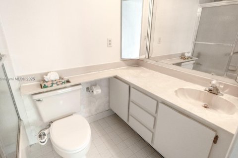 Condo in Tamarac, Florida, 2 bedrooms  № 1697387 - photo 23