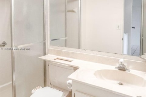 Condo in Tamarac, Florida, 2 bedrooms  № 1697387 - photo 17