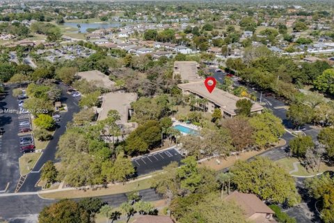 Condo in Tamarac, Florida, 2 bedrooms  № 1697387 - photo 15