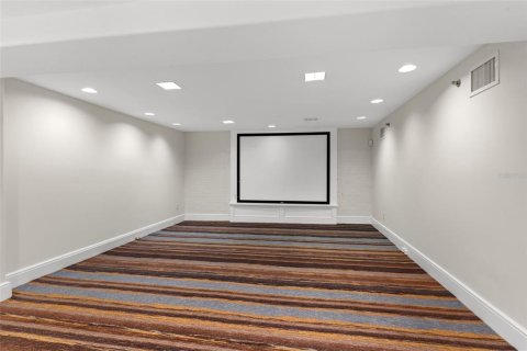 Commercial property in Tampa, Florida 1948.07 sq.m. № 2209934 - photo 3