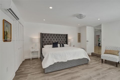 Villa ou maison à vendre à North Miami, Floride: 4 chambres, 188.41 m2 № 1935972 - photo 28