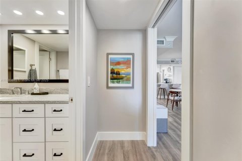 Снять в аренду кондоминиум в Юпитер, Флорида 2 спальни, 117.99м2, № 1930606 - фото 20