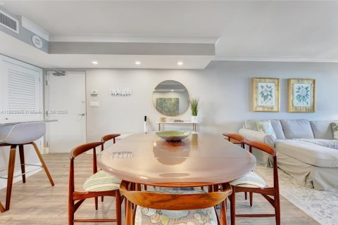 Снять в аренду кондоминиум в Юпитер, Флорида 2 спальни, 117.99м2, № 1930606 - фото 7