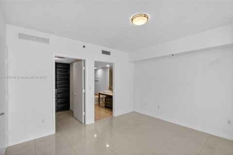 Copropriété à vendre à Miami, Floride: 2 chambres, 117.89 m2 № 1925220 - photo 20