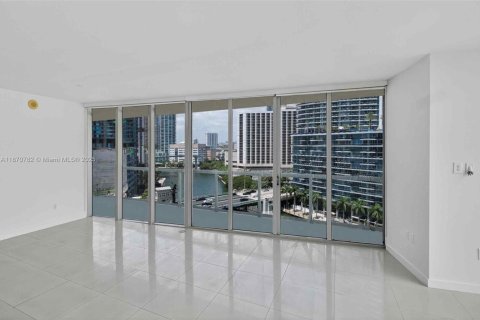 Copropriété à vendre à Miami, Floride: 2 chambres, 117.89 m2 № 1925220 - photo 16