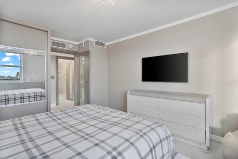 Copropriété à vendre à Hallandale Beach, Floride: 2 chambres, 121.89 m2 № 1862904 - photo 20