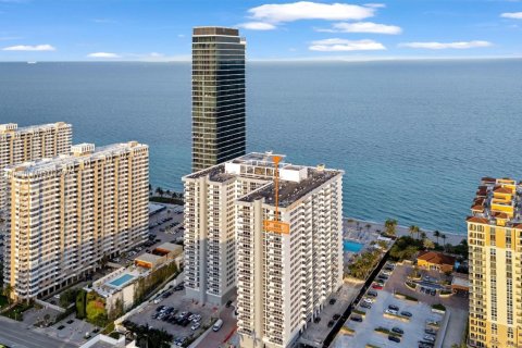 Copropriété à vendre à Hallandale Beach, Floride: 2 chambres, 121.89 m2 № 1862904 - photo 28