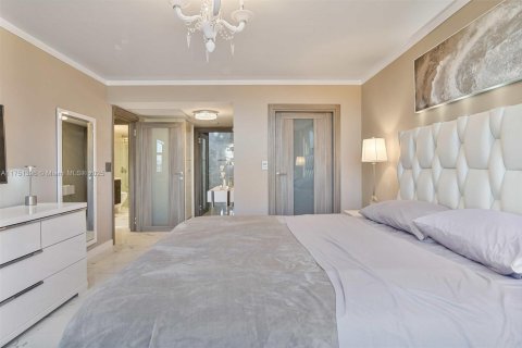 Copropriété à vendre à Hallandale Beach, Floride: 2 chambres, 121.89 m2 № 1862904 - photo 16