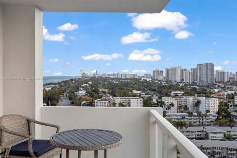 Copropriété à vendre à Hallandale Beach, Floride: 2 chambres, 121.89 m2 № 1862904 - photo 2