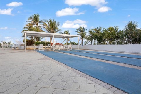 Copropriété à vendre à Hallandale Beach, Floride: 2 chambres, 121.89 m2 № 1862904 - photo 23