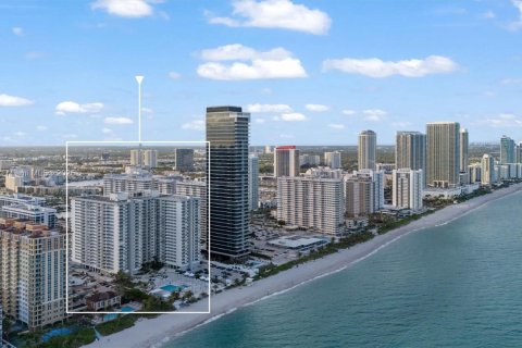 Copropriété à vendre à Hallandale Beach, Floride: 2 chambres, 121.89 m2 № 1862904 - photo 26