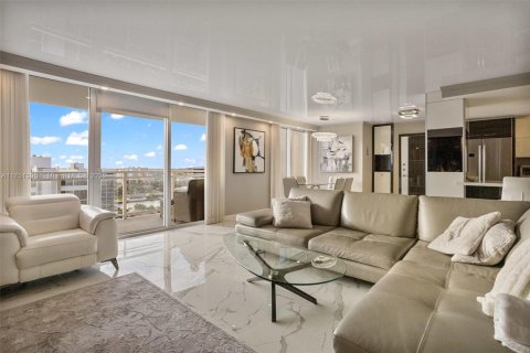 Copropriété à vendre à Hallandale Beach, Floride: 2 chambres, 121.89 m2 № 1862904 - photo 11
